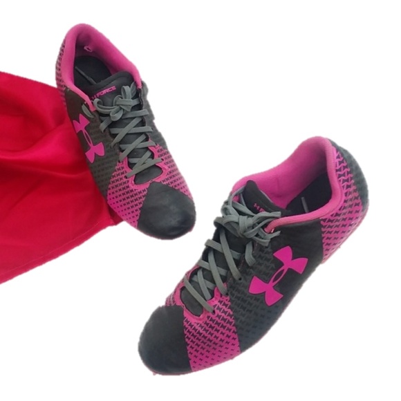 pink under armour soccer cleats